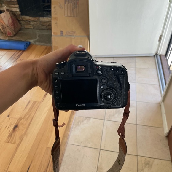 Canon EOS 5D Mark III bundle - Picture 8 of 11